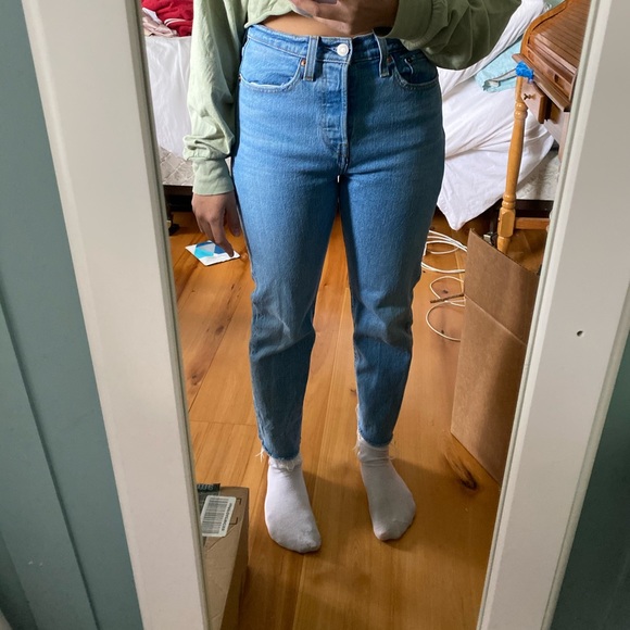 COPY - Levi Wedgie Straight Jeans - Picture 3 of 8